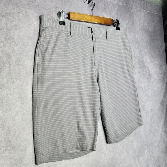 TravisMathew Mens 34 Gray Striped Golf Shorts Performance Stretch 11 Inseam - Picture 6 of 10